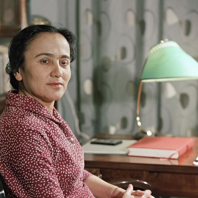 Zulfiya  Isroilova tavalludining 110yilligi