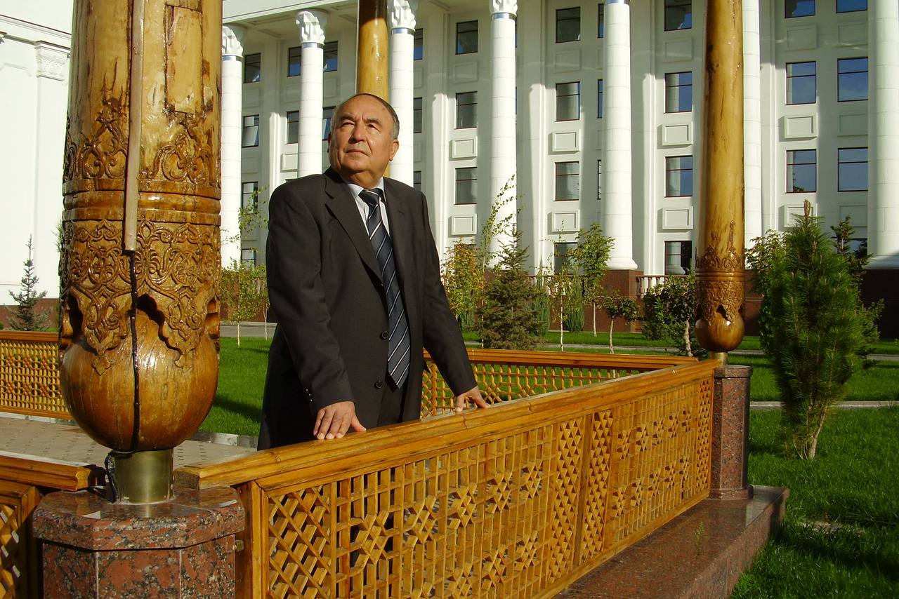 Erkin Vohidov (1936–2016)